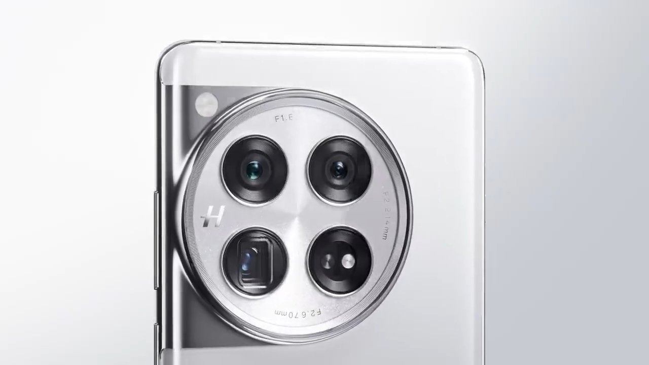OnePlus 12 camera bump.jpg